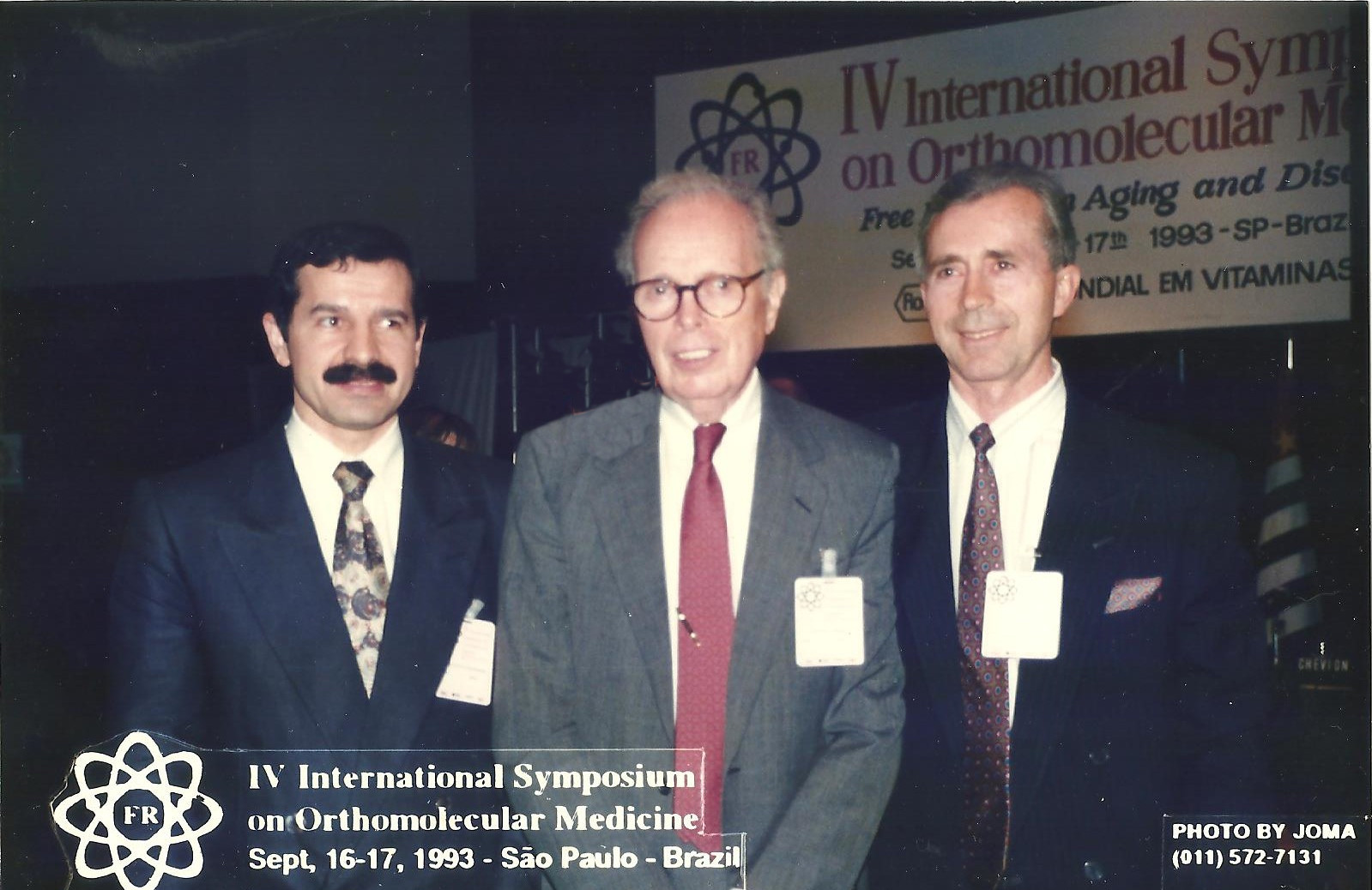 Dr. José Paulo e Dr. Denham Harman no IV Simpósio internacional de Medicina Ortomolecular - São Paulo, 1993